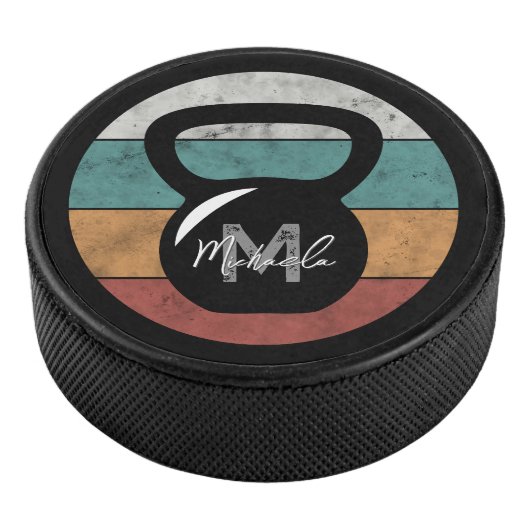  kettlebell aangepast monogram initiaal hockey puck (3/4)