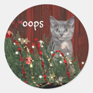 Keuken en omgevallen kerstboom ronde sticker