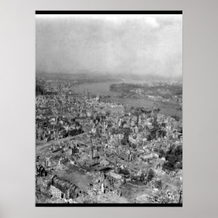 Keulen kathedraal staat niet beschadigd_War Afbeel Poster