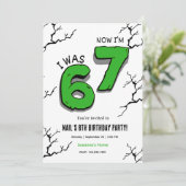 Kids 7th Birthday Invitation – Turning Seven Party (Debout devant)