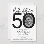 Kijk eens wie 50 is | Foto 50e verjaardag uitnodig Kaart (Voorkant)