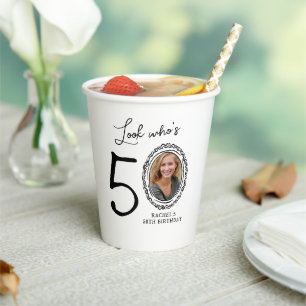 Kijk eens wie 50 is! Foto 50ste verjaardag Papieren Bekers