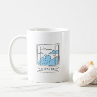 Kijk omhoog naar de hemel koffiemok