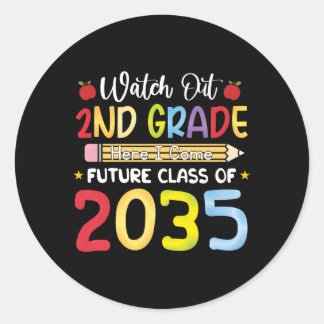 Kijk uit 2e klas hier kom ik toekomstige klas 2035 ronde sticker
