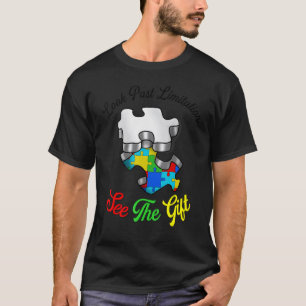 Kijk Voorbij Beperking Strijder Puzzelstukken Auti T-shirt