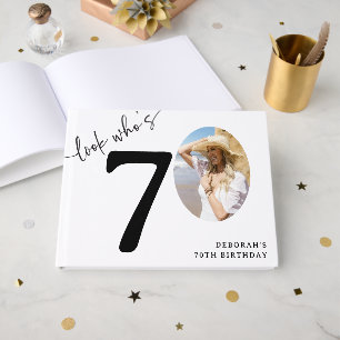 Kijk wie 70 is! Modern Foto 70e Verjaardag Gastenboek