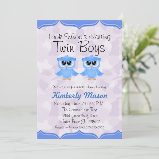 Kijk wie heeft Twin Boys Baby shower Uitnodigen Kaart (Staand voorkant)