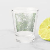 Kijkend omhoog naar de Bomen van de Zomer Shot Glas (Achterkant)