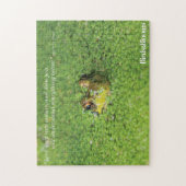 Kikker in groene algen legpuzzel (Verticaal)