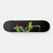 Kikker met rode, verven bomen skateboard (Horizontaal)