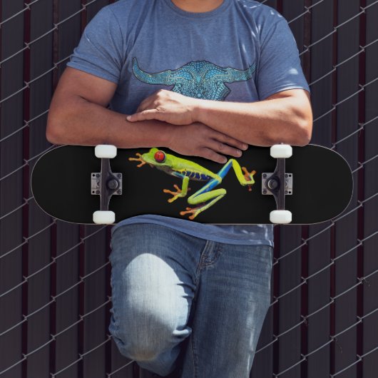 Kikker met rode, verven bomen skateboard (Buiten 3)