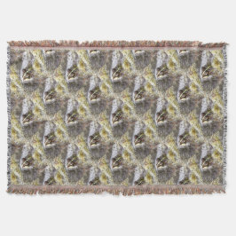 Kikker ondergedompeld in waterbellen en roofbaars deken