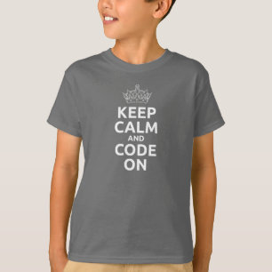 Kind bewaarkalm en code op T-shirt