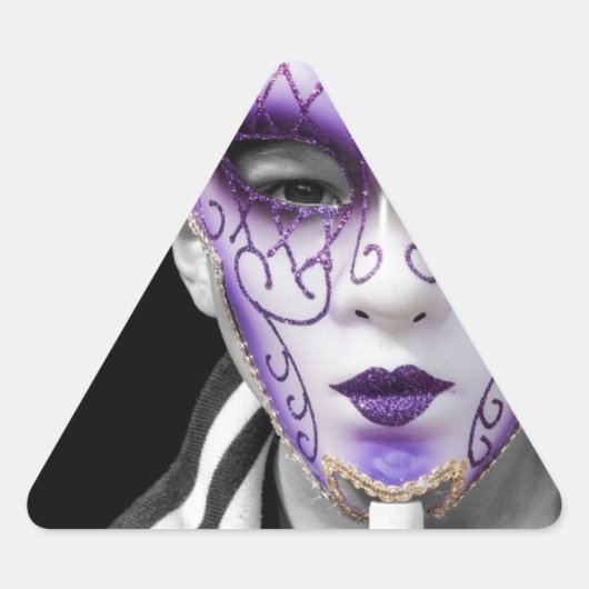 Kind met Paars keramisch masker Driehoek Sticker (Voorkant)