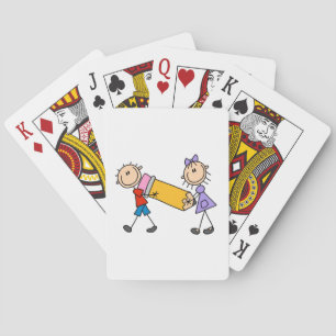 Kind met potlood pokerkaarten
