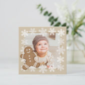Kind voor kerstfeestdag in Gingerbrood Snowflake F Feestdagenkaart (Staand voorkant)