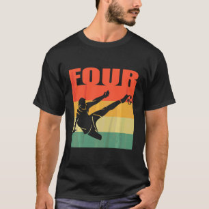 Kinder 4e verjaardag van het 4-jarig ouderwets mei t-shirt