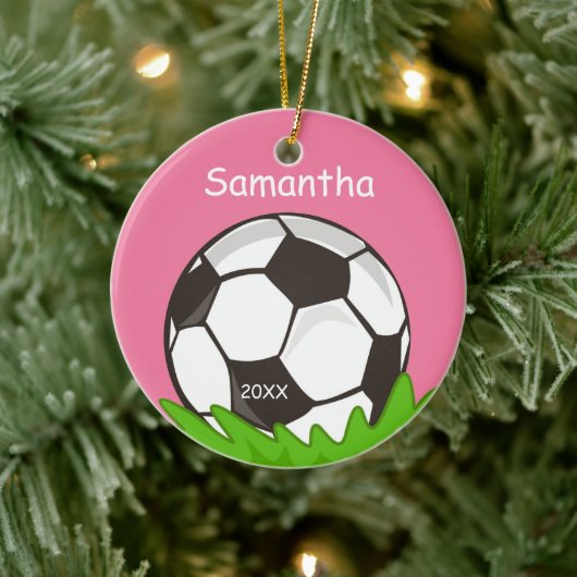 Kinder gepersonaliseerd Voetbal Roze Keramisch Ornament (Boom)