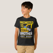 Kinder Gepromoveerd naar Big Bro 2024 Geniveaus na T-shirt (Voorkant volledig)