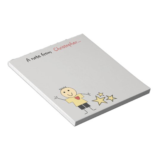 Kinder kleine stokjongen grijs rood geel met naam notitieblok (Schuin)