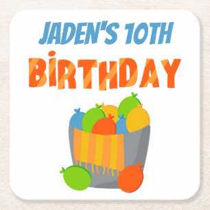 Kinder zomerdag in de waterballonpool vierkante kartonnen onderzetter