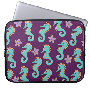 kinderachtig zeemiepend patroon met zeepaardjes laptop sleeve