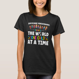 Kinderdagverblijfmedewerkers veranderen de wereld t-shirt