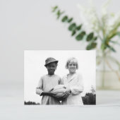 Kinderen bij het Huis van de Heuvel, de Briefkaart (Staand voorkant)