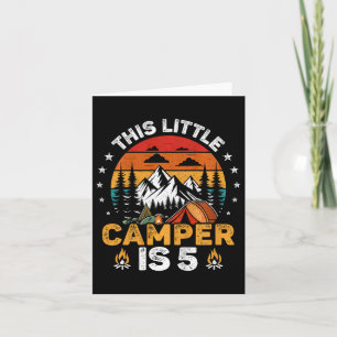 Kinderen Deze kleine camper is 5 jaar oud kamperen Kaart