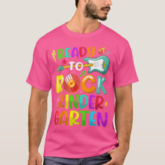 Kinderen die klaar zijn om de eerste dag van de ki t-shirt