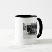 Kinderen die op Sleigh in Seward spelen Mok (Voorkant rechts)