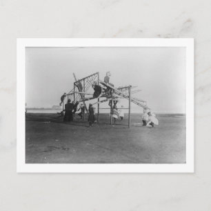 Kinderen die plezier hebben in het zwemmen op de s briefkaart