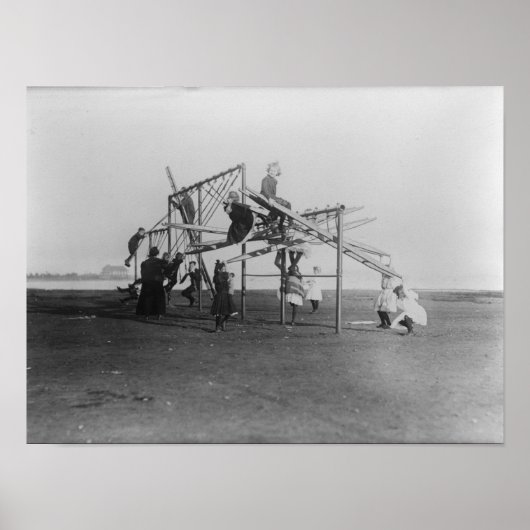 Kinderen die plezier hebben in het zwemmen op de s poster (Voorkant)