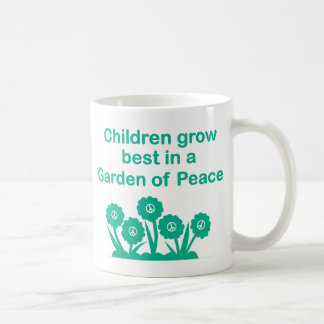 Kinderen groeien het beste in een tuin van vrede 1 koffiemok