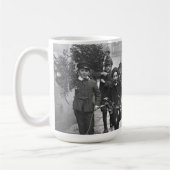 KINDEREN & HOLLY (1915) Kunst Kerst Mok (Links)