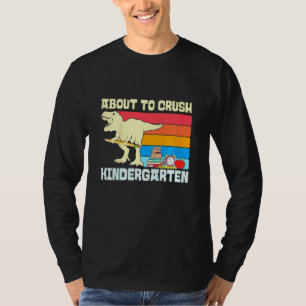 Kinderen over de opstand van de kindergarten dinos t-shirt