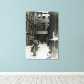 Kinderen spelen in een sloppenwijk, 1899 canvas afdruk (Insitu (Houten vloer))