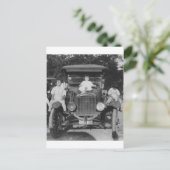 kinderen van 1920 op de auto briefkaart (Staand voorkant)