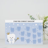 Kinderen vinden schaduwpuzzel. Eerste Tooth Party- (Staand voorkant)