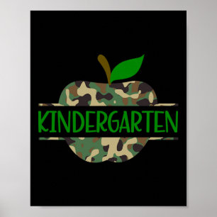 Kindergarten Camouflage Apple Eerste Dag van de Sc Poster