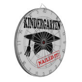 Kindergarten Nailed it Dartbord (Voorkant Links)