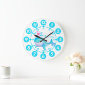 Kind's schattige walvis die een witte klok maakt (Huis)