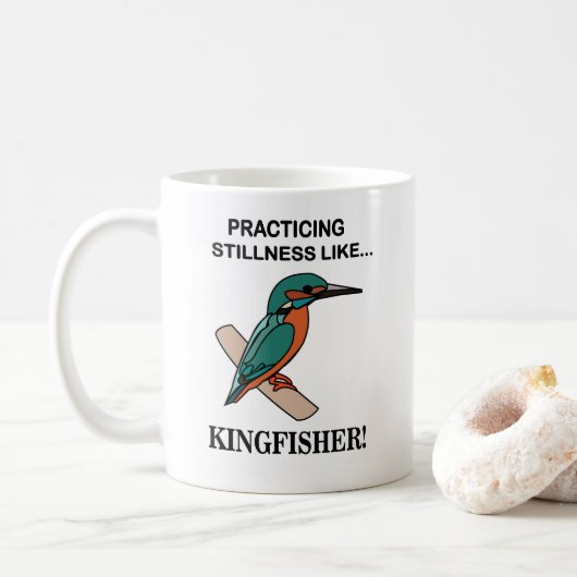Kingfisher beoefent stilte als Kingfisher Koffiemok (Met donut)