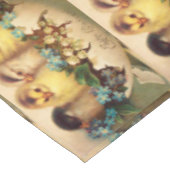 KIPPEN MET STROMEN IN EENVOUDIGERE EGG TAFELKLEED (Gekanteld)