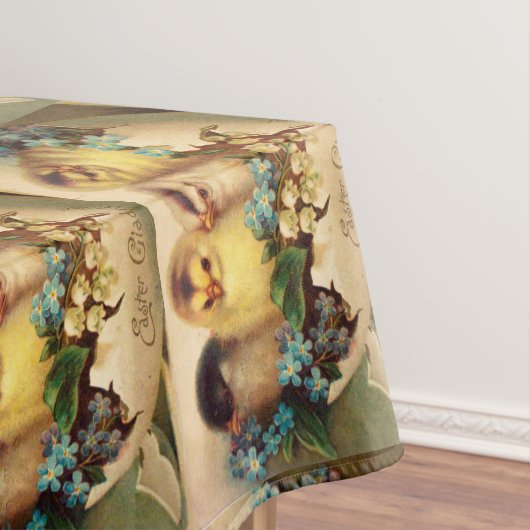 KIPPEN MET STROMEN IN EENVOUDIGERE EGG TAFELKLEED (Voorbeeld)