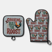 Kippen regeren de Roost Rustic Boerderij Illustrat Ovenwant & Pannenlap Set (Voorkant)