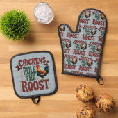 Kippen regeren de Roost Rustic Boerderij Illustrat Ovenwant & Pannenlap Set (Top down)