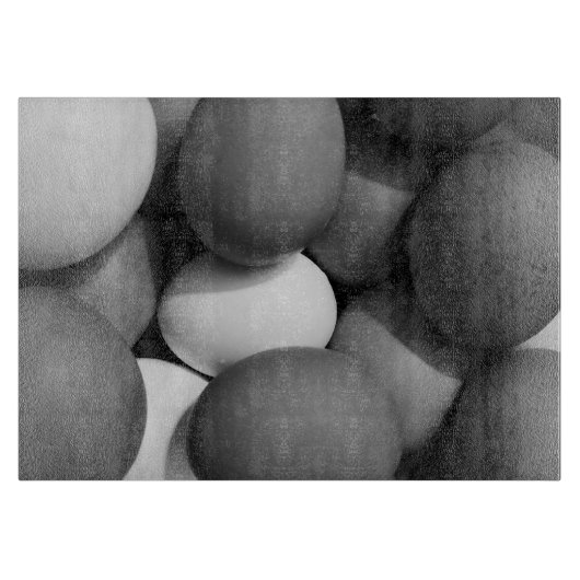 Kippeneieren in zwart-wit snijplank (Voorkant)