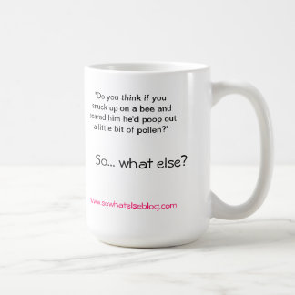 Kira in de auto mok van de bijenpolen