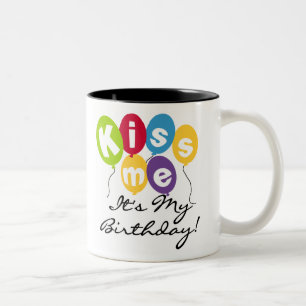 Kiss Me Birthday Tweekleurige Koffiemok